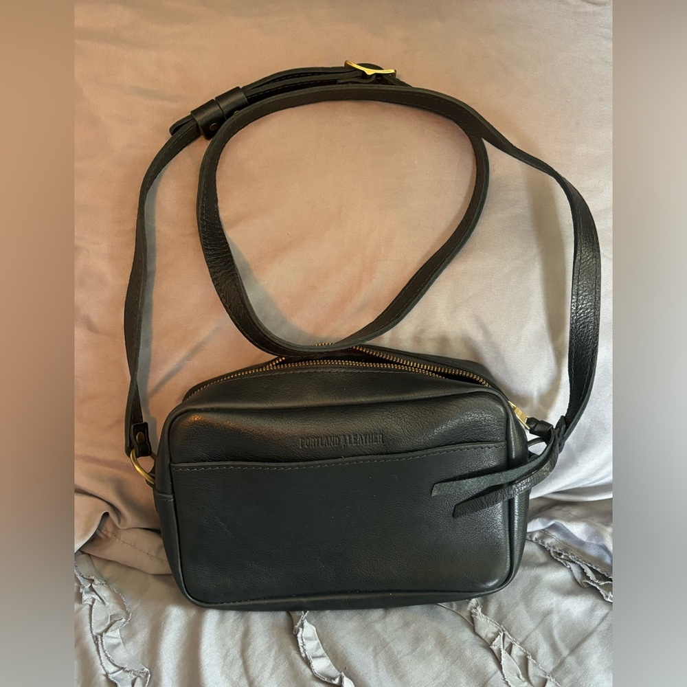 Portland leather Camera bag. NWOT larger size 9.25x6x2.5